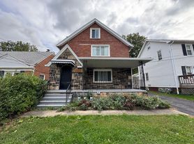 1405 Sheffield Rd, South Euclid, OH