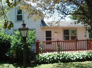 833 Burr Oak Ln, Madison, WI 53713