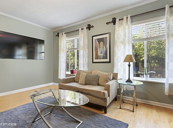 4th image of 843 W Windsor Ave APT 1E