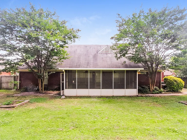 2382 Bethany Dr — Photo 16
