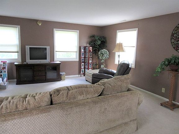 3rd image of 2404 Pueblo Dr