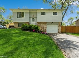305 Hadleigh Rd, Bolingbrook, IL 60440
