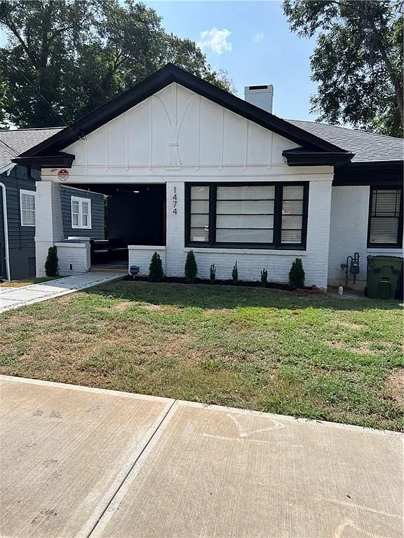 3 bed, 2.0 bath, 1332 sqft, $2,500 — Photo 1