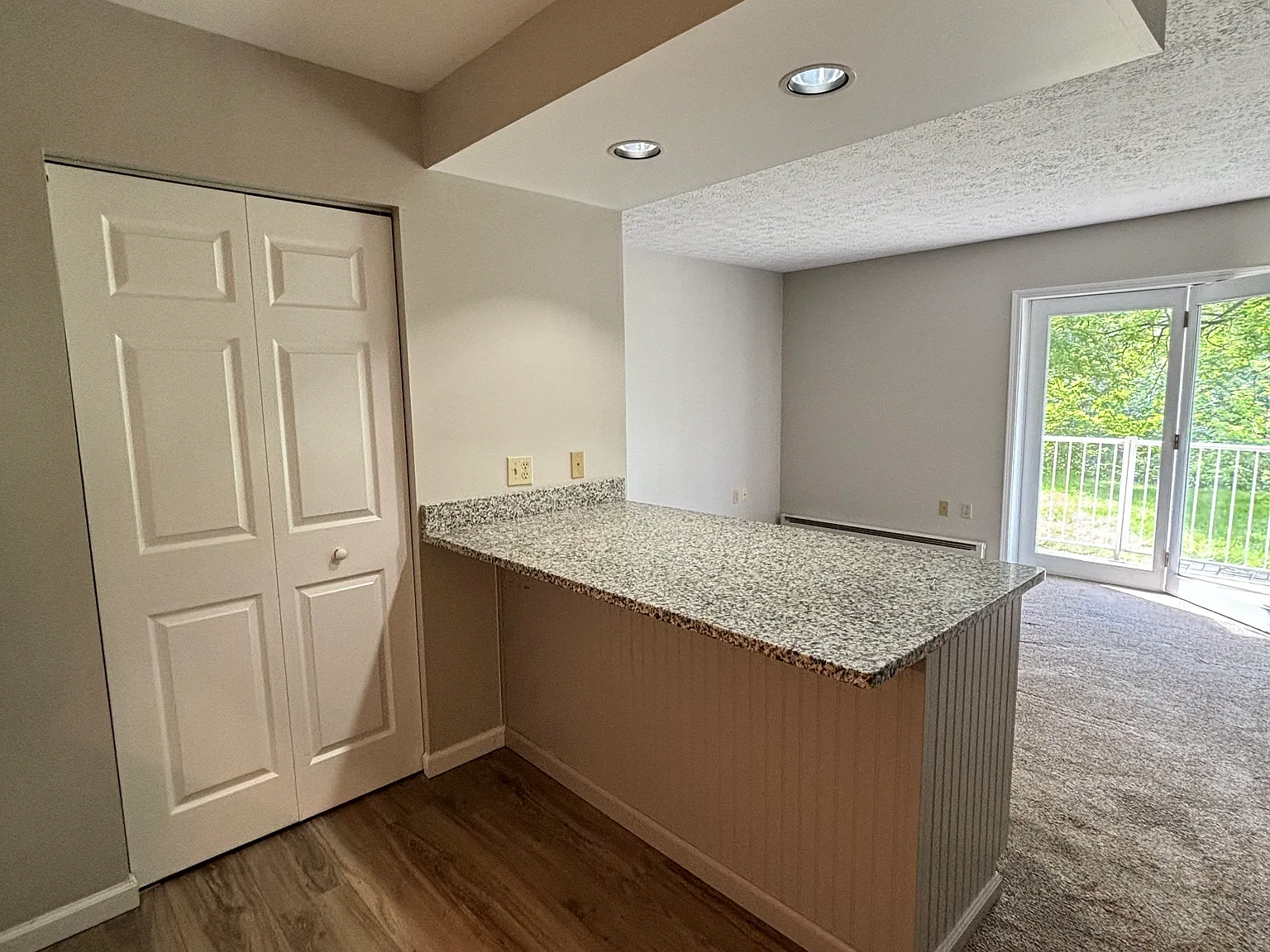 2 bed, 1012 sqft, $1,500 — Photo 3
