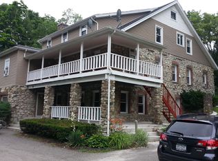 92 Old Glenham Rd, Fishkill, NY 12524