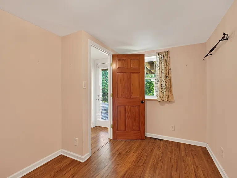 1164 E Schuylkill Rd — Photo 17