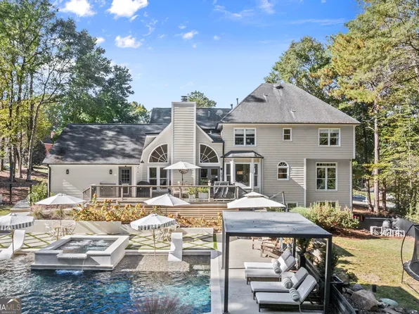 370 Woodcreek Ln, Fayetteville, GA 30215