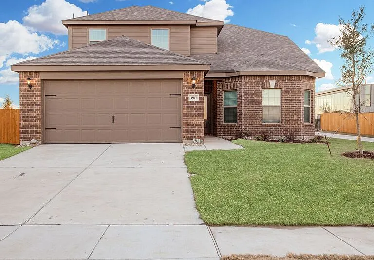 1917 Dahlia Way — Photo 1