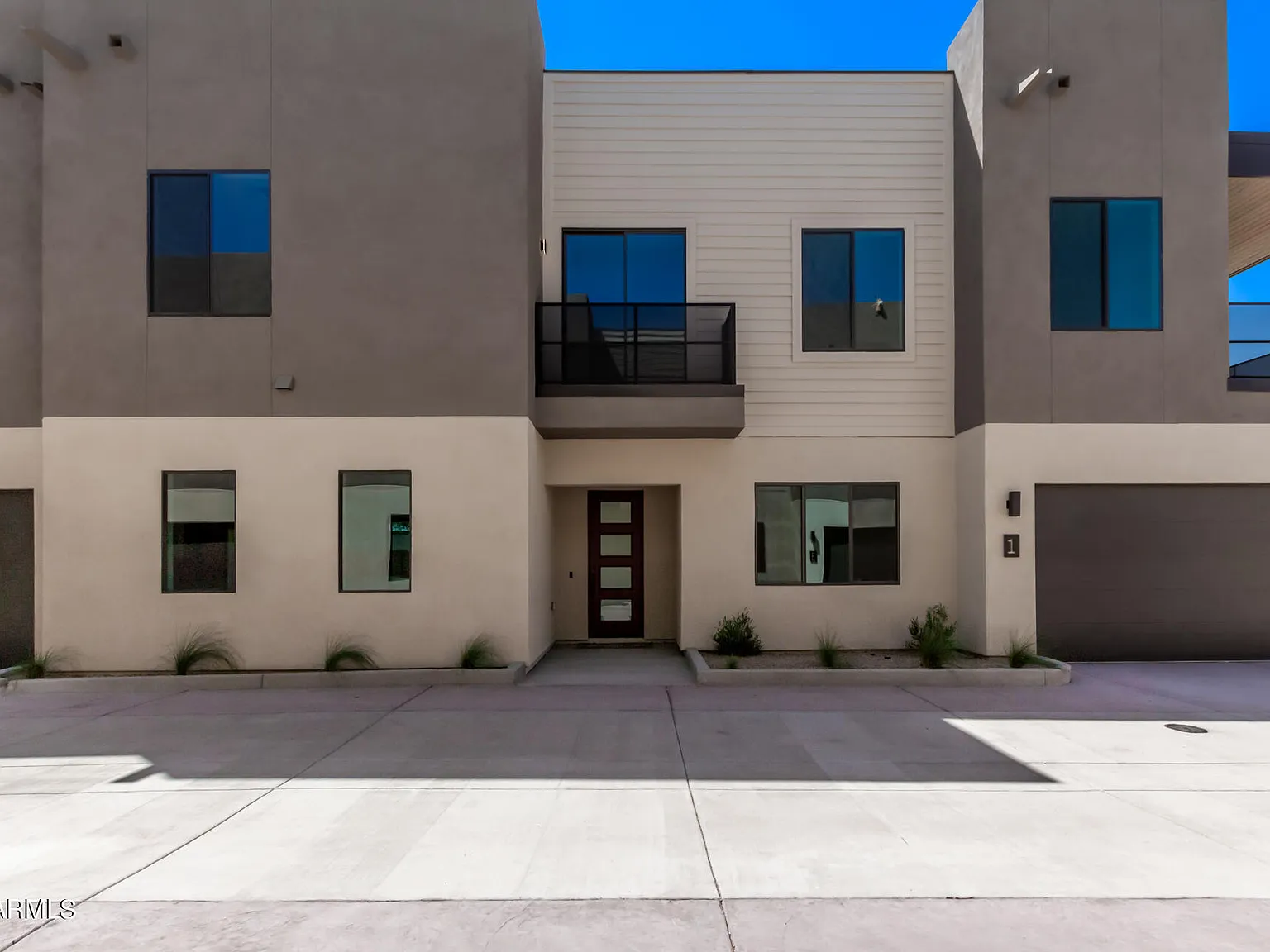 4 bed, 3.0 bath, 2648 sqft, $4,500 — Photo 1