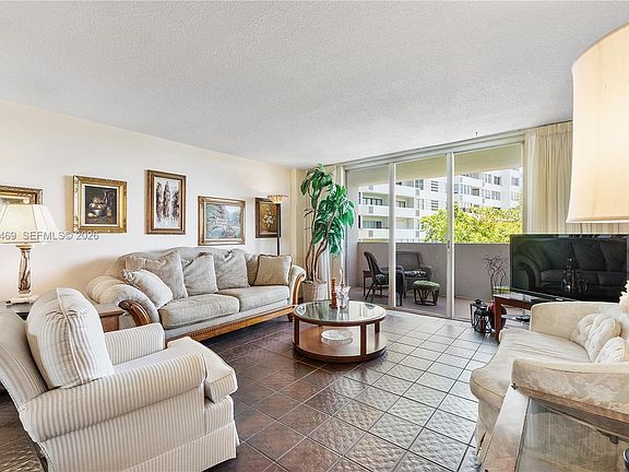 4th image of 5 Island Ave APT 6A
