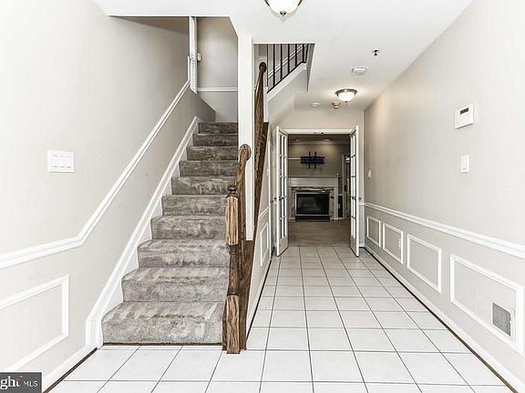 5th image of 2 Parker Farm Ct