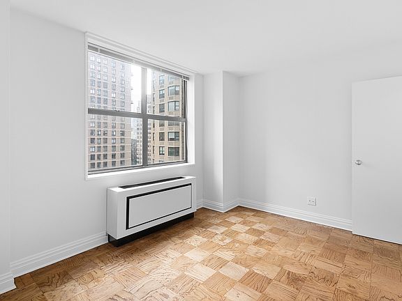 5th image of 400 E 71st St APT 10T
