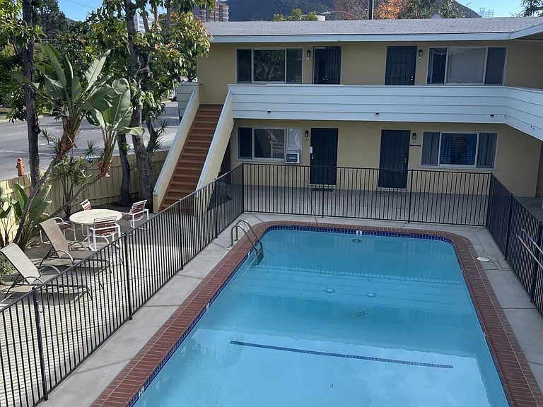 301 N Hollywood Way #B — Photo 6