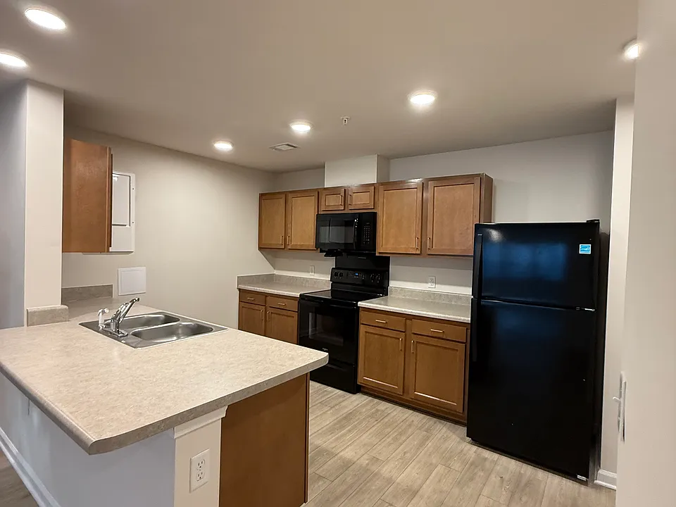 Bay Pointe III