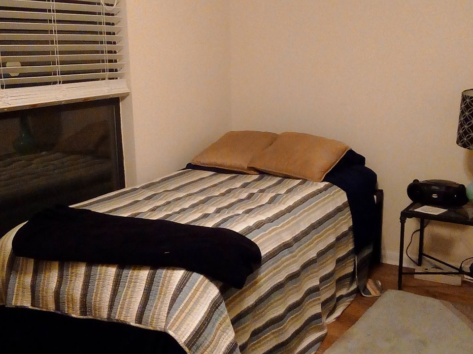 1st image of 311 Oak Center Pl