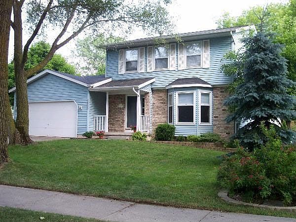 Tastefully Decorated 2-story
