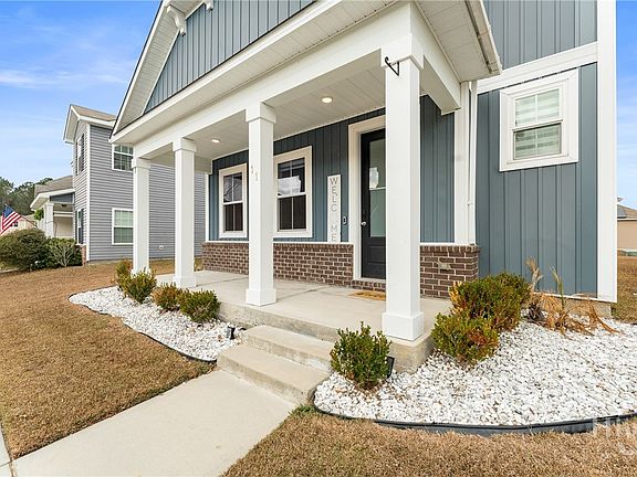 5th image of 11 Dogwood Circle