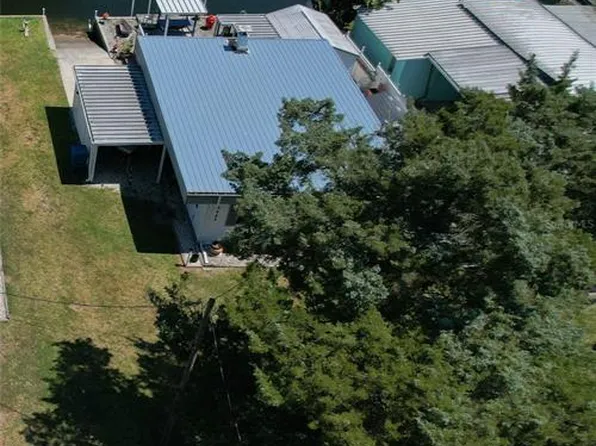 5448 Circle Dr, Weeki Wachee, FL 34607