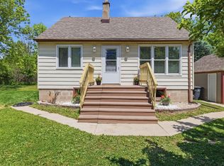 11810 W Howard Ave, Greenfield, WI 53228