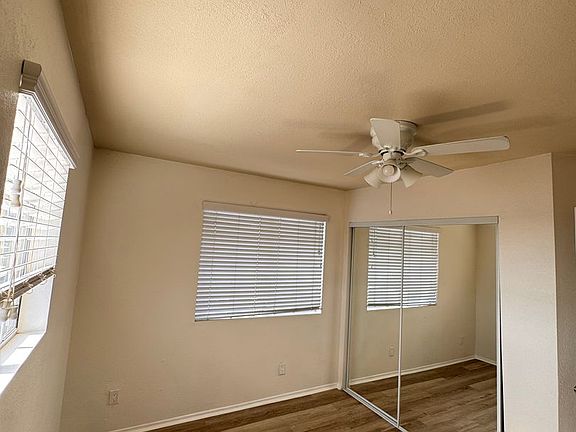 4th image of 1060 McFarland Ave #Sfr