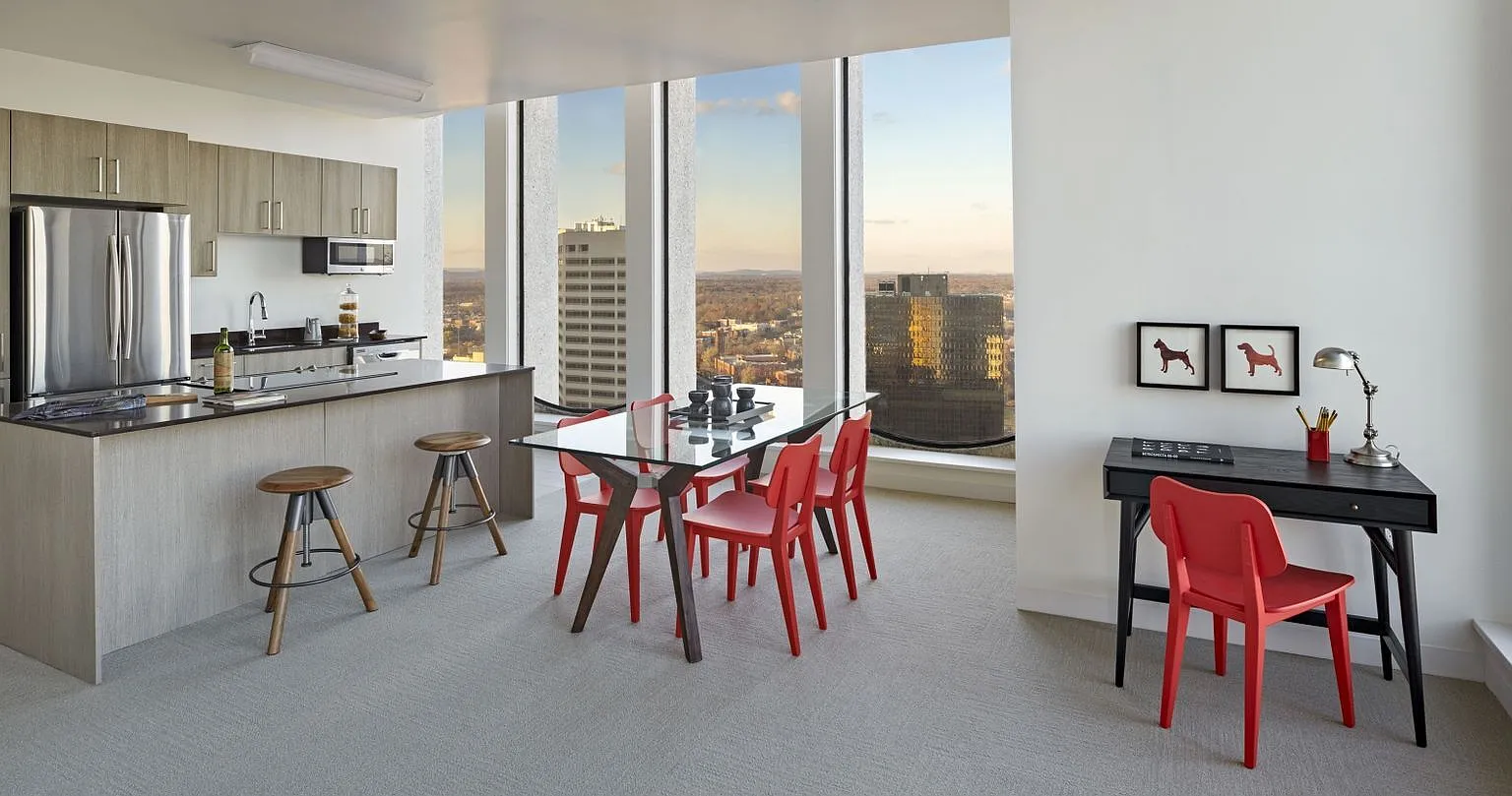 777 Main — Photo 2