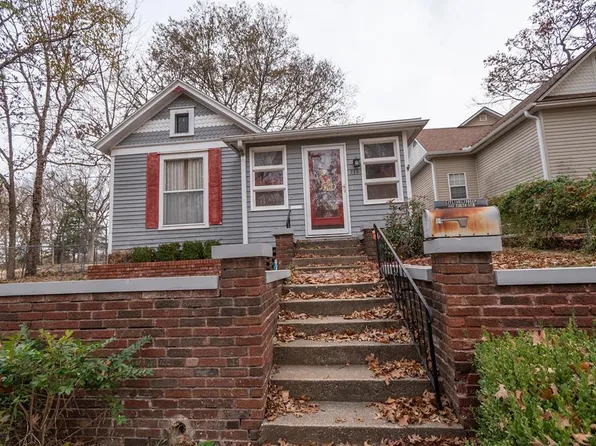 312 N 5th St, Neodesha, KS 66757