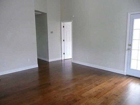 4th image of 509 Lake Forest Dr