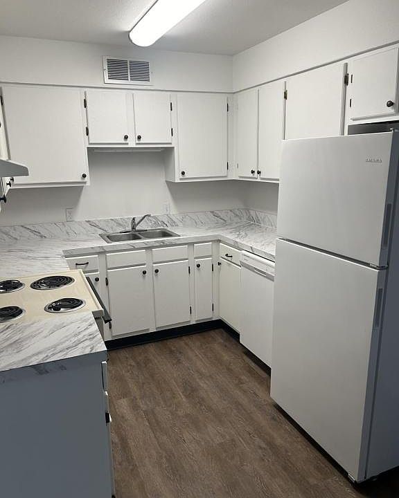 1st image of 710 W McNeese St APT 11