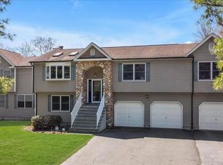 112 Little Plains Rd, Huntington, NY 11743