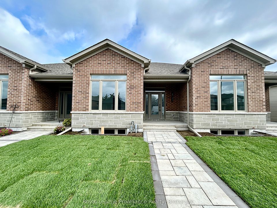 1st image of 33 Athabaska Dr