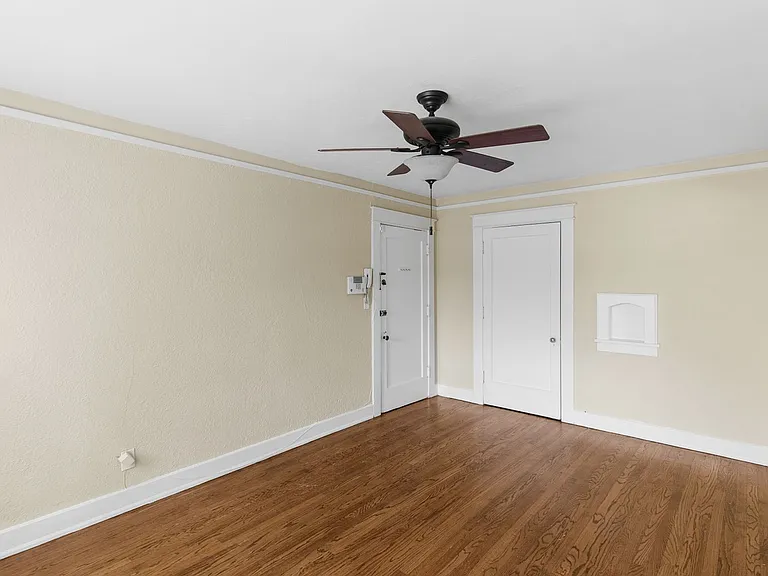 Flanagan Flats — Photo 19
