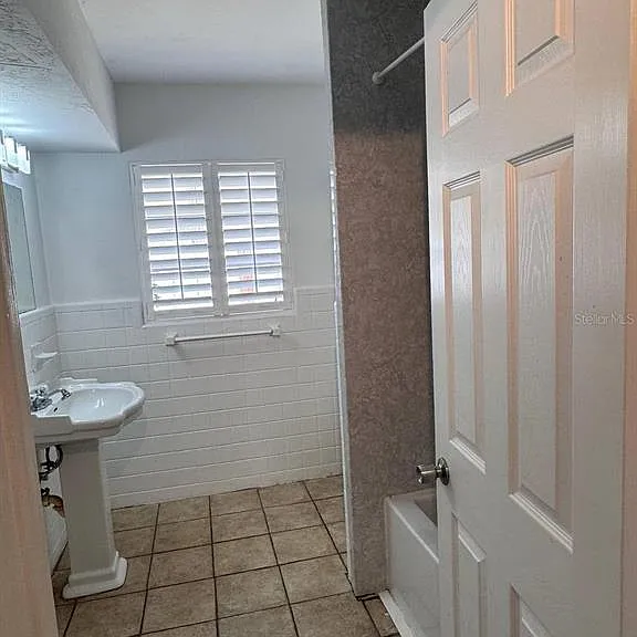 210 Baker Ave — Photo 25