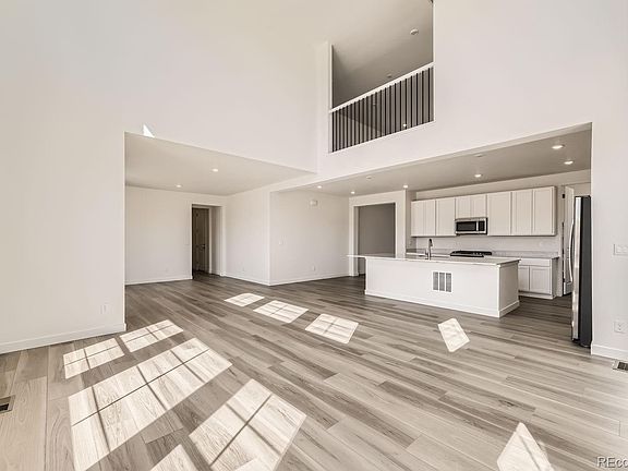 3rd image of 39779 Yorktown Terrace