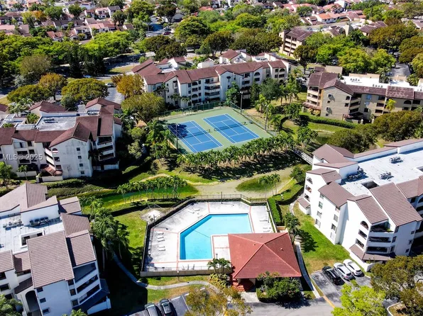9255 SW 125th Ave APT 402R, Miami, FL 33186