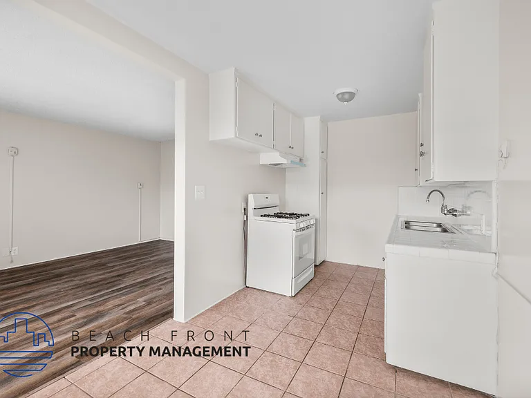 2126-2130 W. El Segundo Blvd. — Photo 17
