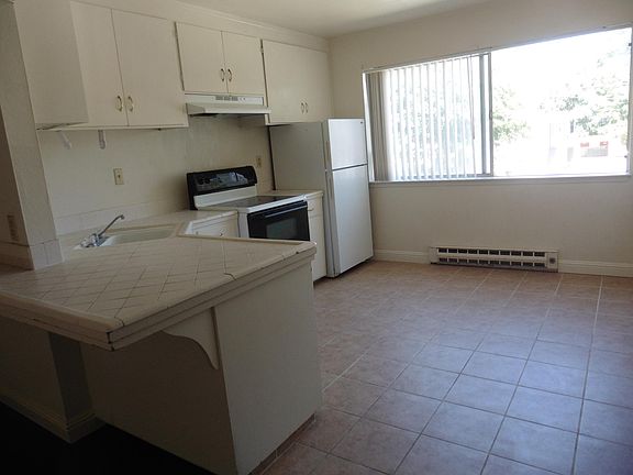 3rd image of 429 S 9th St APT 9