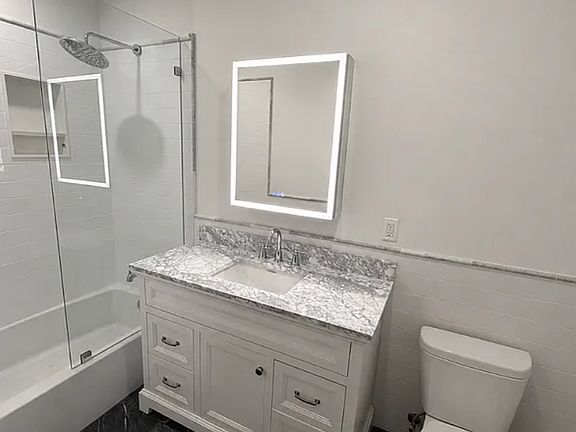 5th image of 237 Madison St APT 1