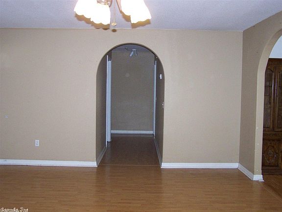 4th image of 10 Paradise Cir