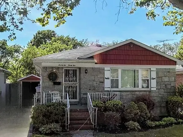 71-24 171st St, Fresh Meadows, NY 11365