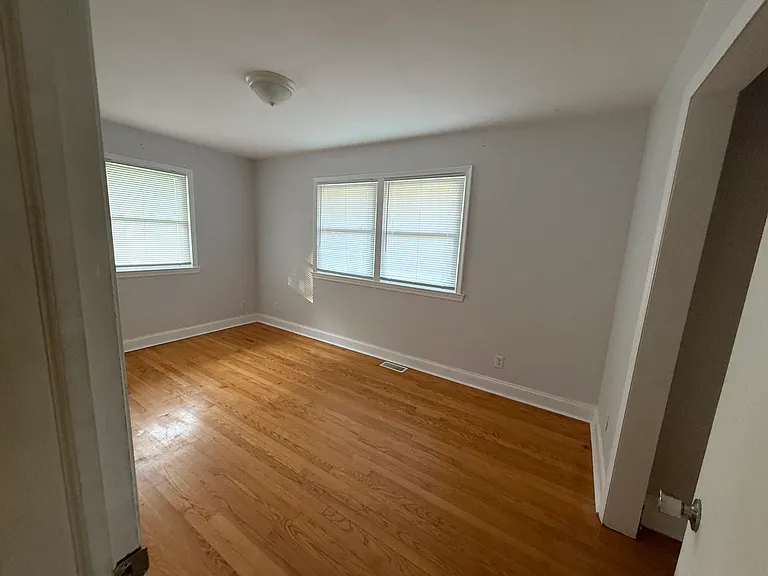 121 Hopkins St — Photo 13