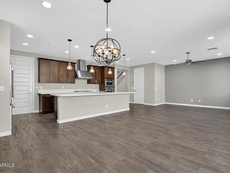 2350 W Gloria Ln — Photo 12