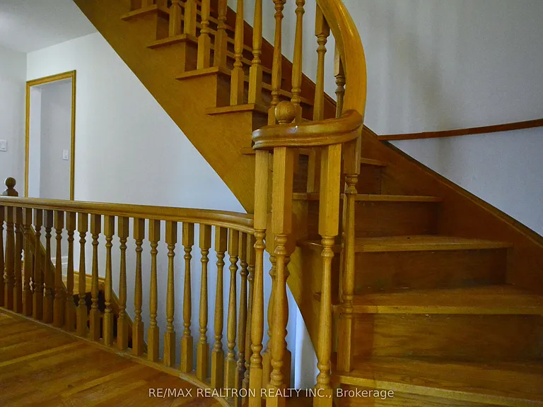 1998 Green Ln E — Photo 18