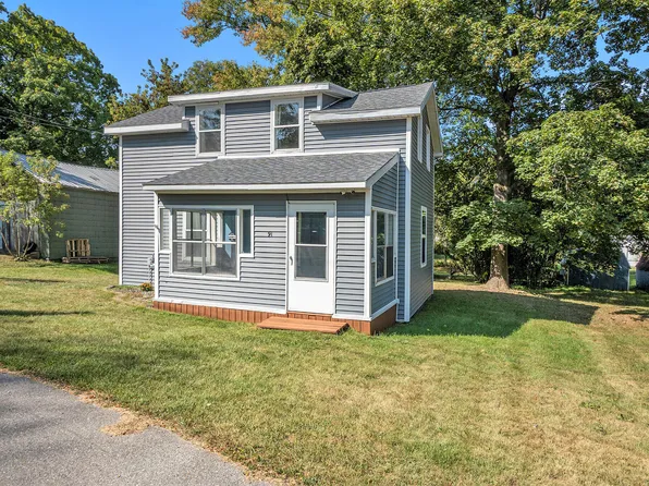 91 N Fair St, Newaygo, MI 49337