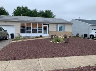 196 Westbrook Dr, Toms River, NJ 08757