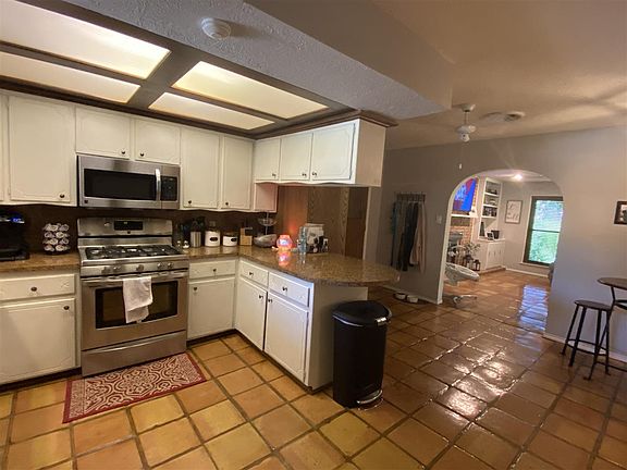 4th image of 407 NW 73rd St