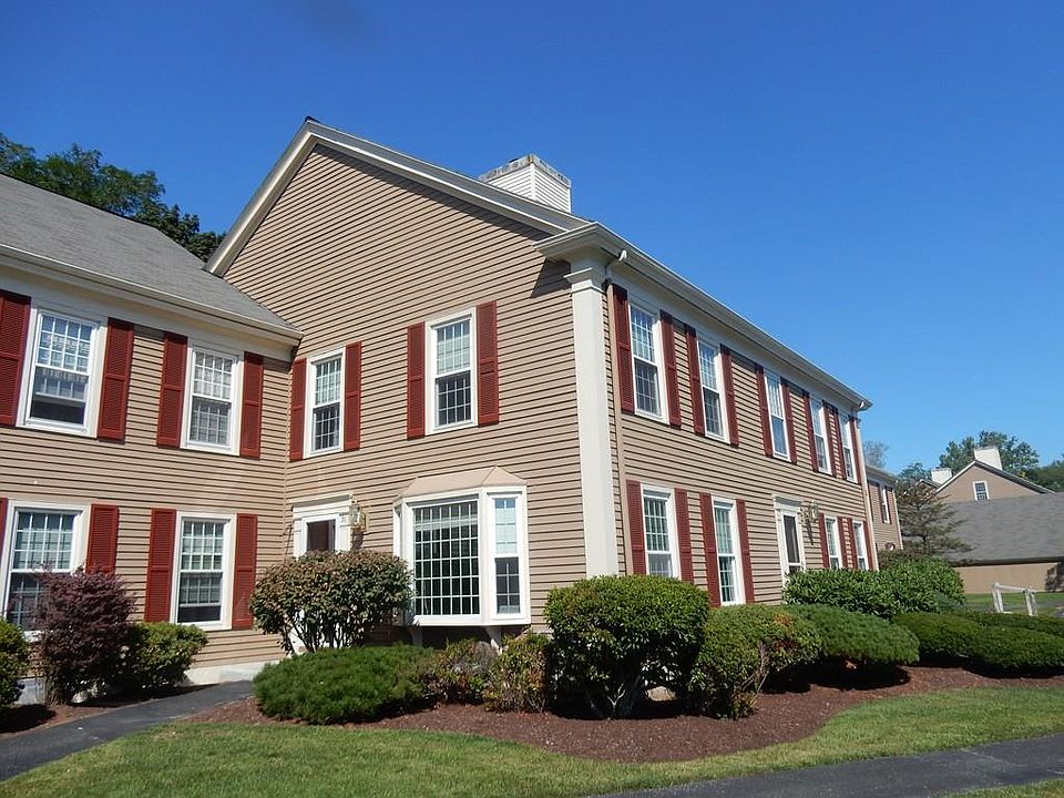 1st image of 31 Essex Green Ln
