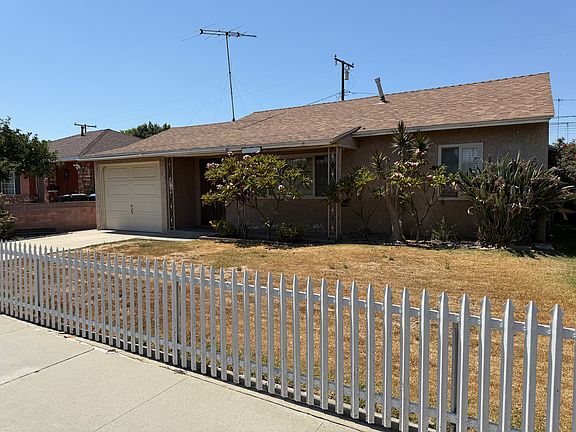 Front Gated Yard
