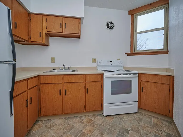 Summit Apartments - Latrobe, PA — Photo 28