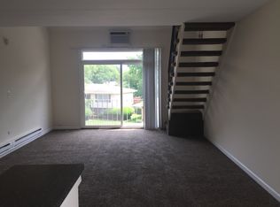 155 Walnut Dr APT 231B, Saint Charles, IL 60174