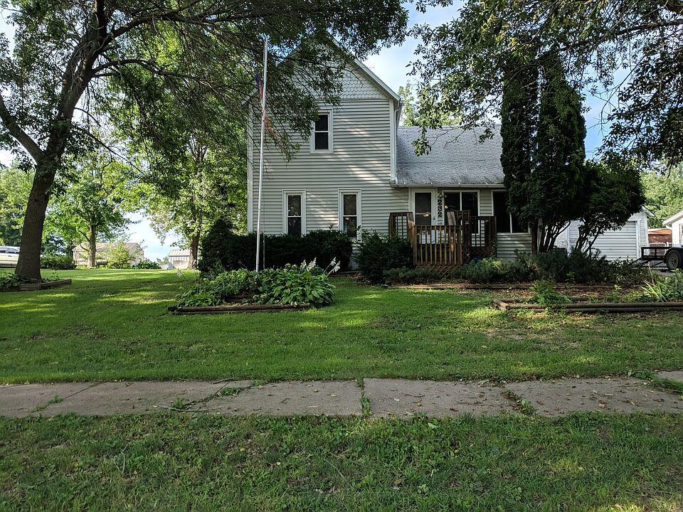 1st image of 232 E Oak St